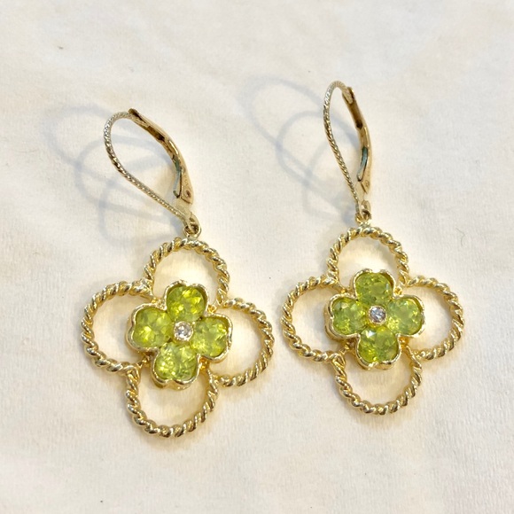 NIB 14K gold & Peridot lever back earrings